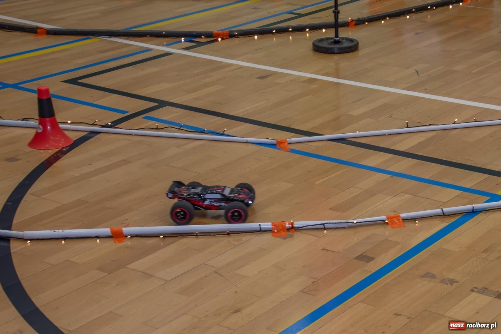 Zdjęcie w galerii na portalu naszraciborz.pl: Turniej aut zdalnie sterowanych zgromadził całe rodziny [FOTO i WIDEO] wiadomości z regionu