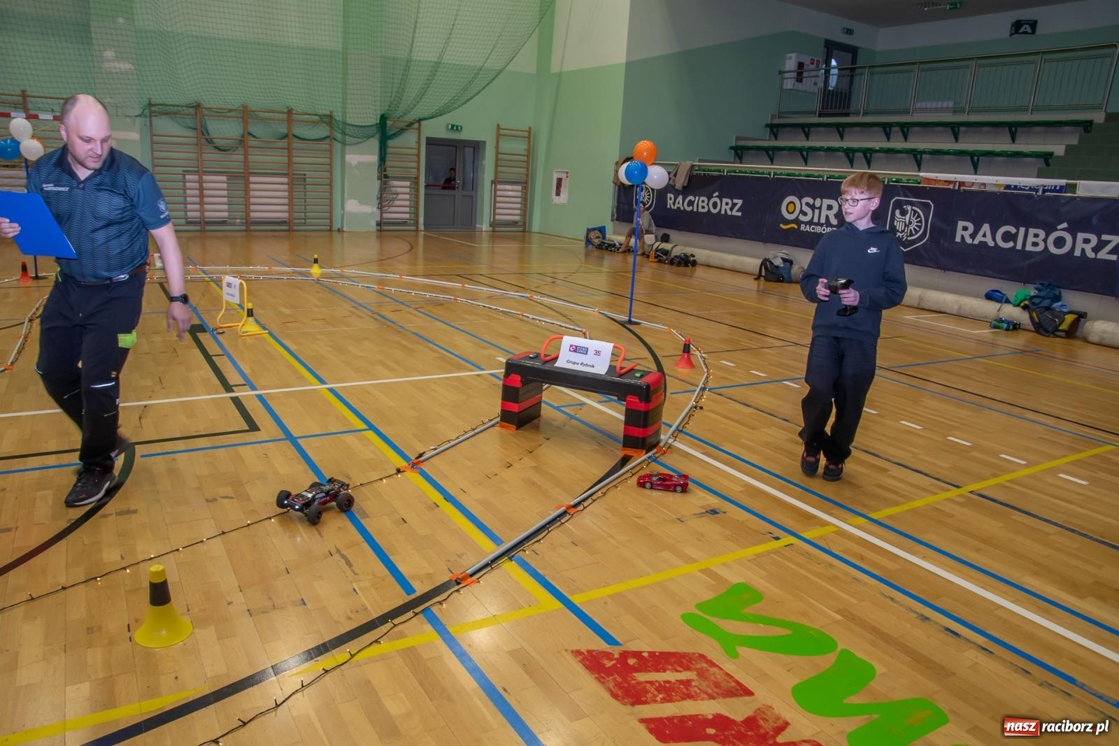 Zdjęcie w galerii na portalu naszraciborz.pl: Turniej aut zdalnie sterowanych zgromadził całe rodziny [FOTO i WIDEO] wiadomości z regionu