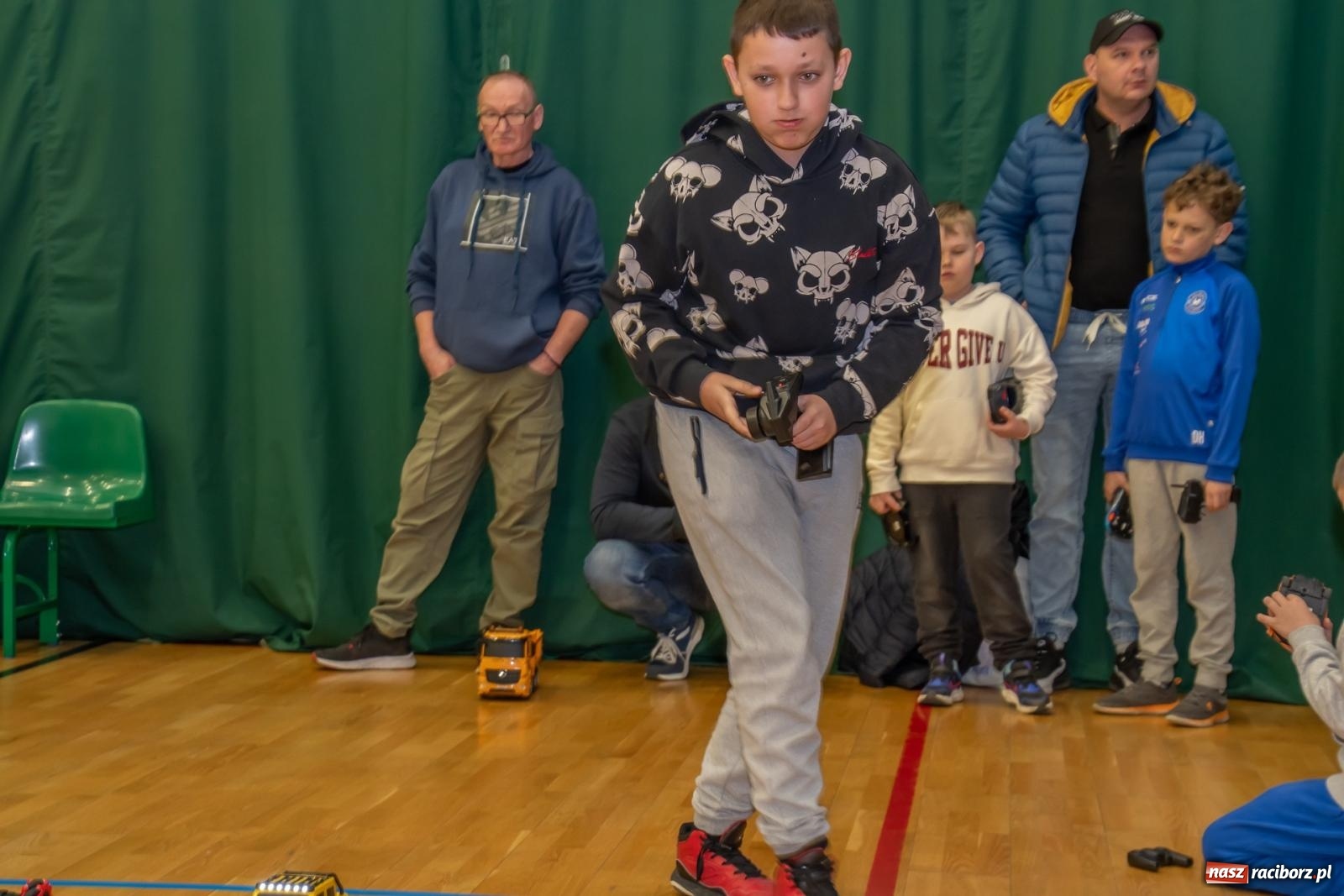Zdjęcie w galerii na portalu naszraciborz.pl: Turniej aut zdalnie sterowanych zgromadził całe rodziny [FOTO i WIDEO] wiadomości z regionu