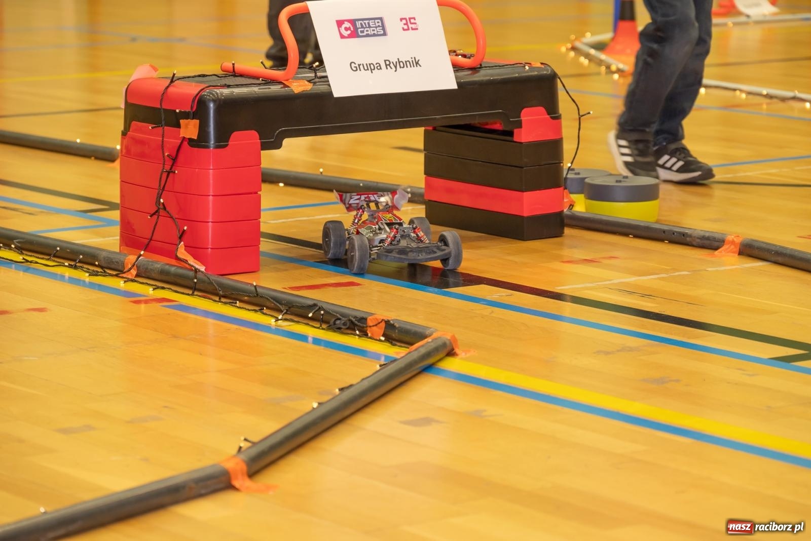 Zdjęcie w galerii na portalu naszraciborz.pl: Turniej aut zdalnie sterowanych zgromadził całe rodziny [FOTO i WIDEO] wiadomości z regionu