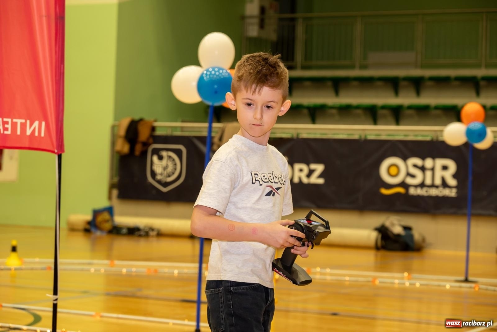 Zdjęcie w galerii na portalu naszraciborz.pl: Turniej aut zdalnie sterowanych zgromadził całe rodziny [FOTO i WIDEO] wiadomości z regionu