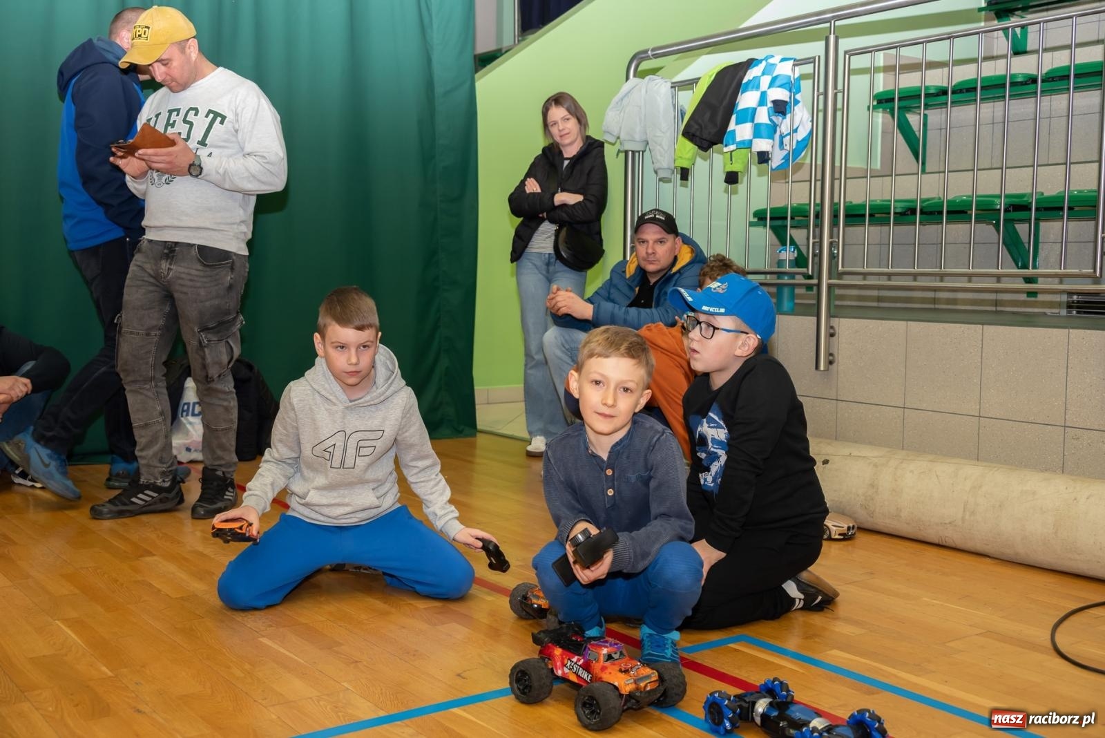 Zdjęcie w galerii na portalu naszraciborz.pl: Turniej aut zdalnie sterowanych zgromadził całe rodziny [FOTO i WIDEO] wiadomości z regionu