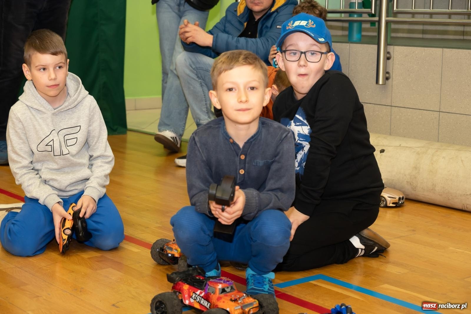 Zdjęcie w galerii na portalu naszraciborz.pl: Turniej aut zdalnie sterowanych zgromadził całe rodziny [FOTO i WIDEO] wiadomości z regionu