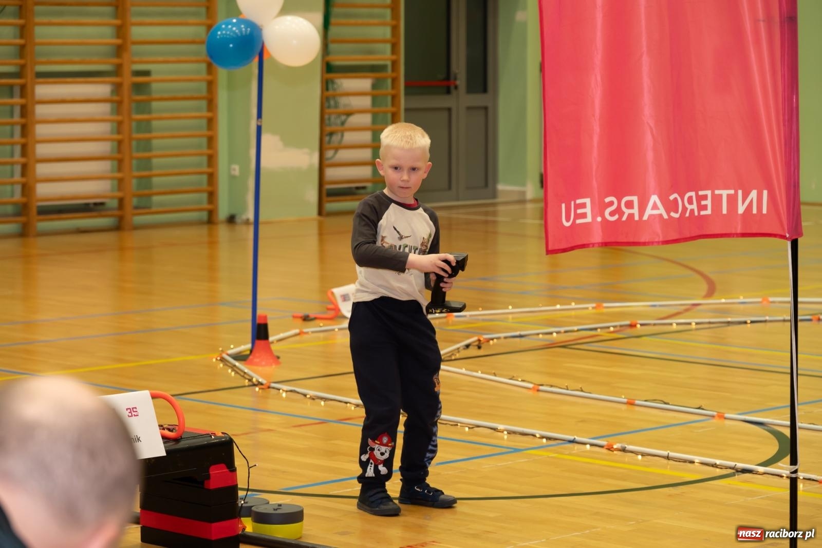 Zdjęcie w galerii na portalu naszraciborz.pl: Turniej aut zdalnie sterowanych zgromadził całe rodziny [FOTO i WIDEO] wiadomości z regionu