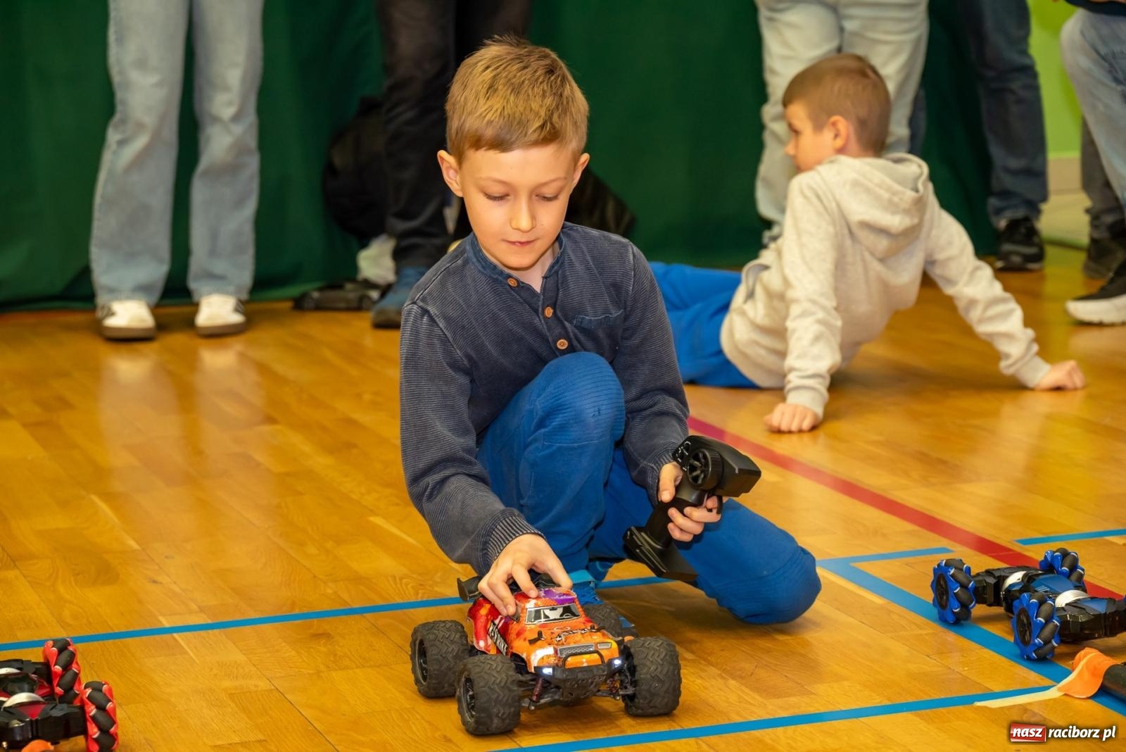 Zdjęcie w galerii na portalu naszraciborz.pl: Turniej aut zdalnie sterowanych zgromadził całe rodziny [FOTO i WIDEO] wiadomości z regionu