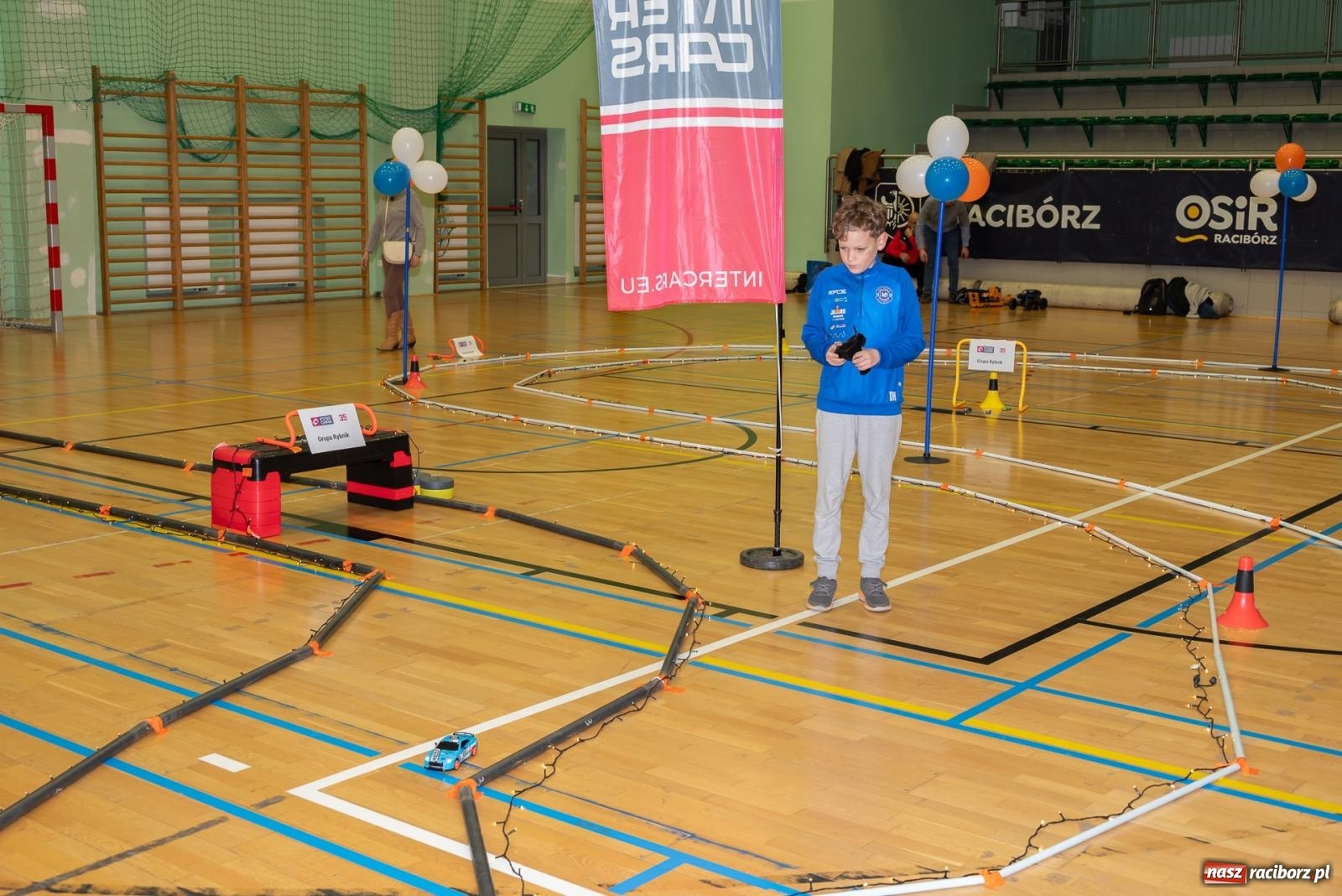 Zdjęcie w galerii na portalu naszraciborz.pl: Turniej aut zdalnie sterowanych zgromadził całe rodziny [FOTO i WIDEO] wiadomości z regionu