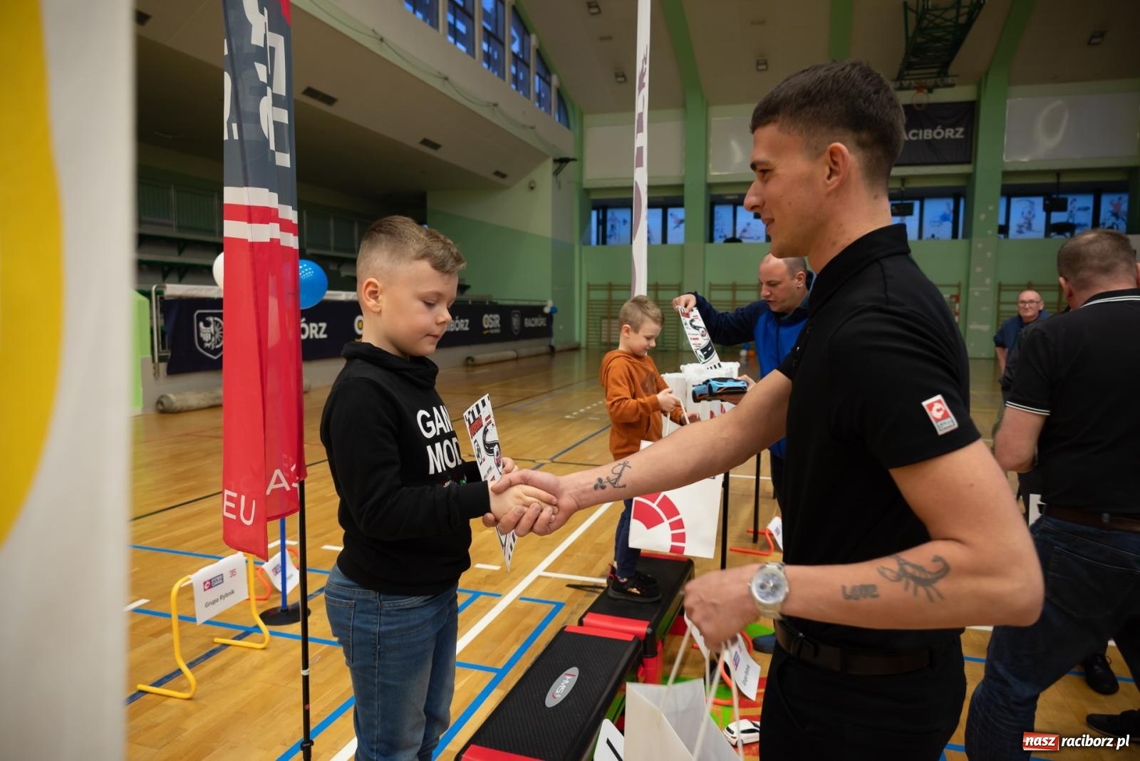 Zdjęcie w galerii na portalu naszraciborz.pl: Turniej aut zdalnie sterowanych zgromadził całe rodziny [FOTO i WIDEO] wiadomości z regionu