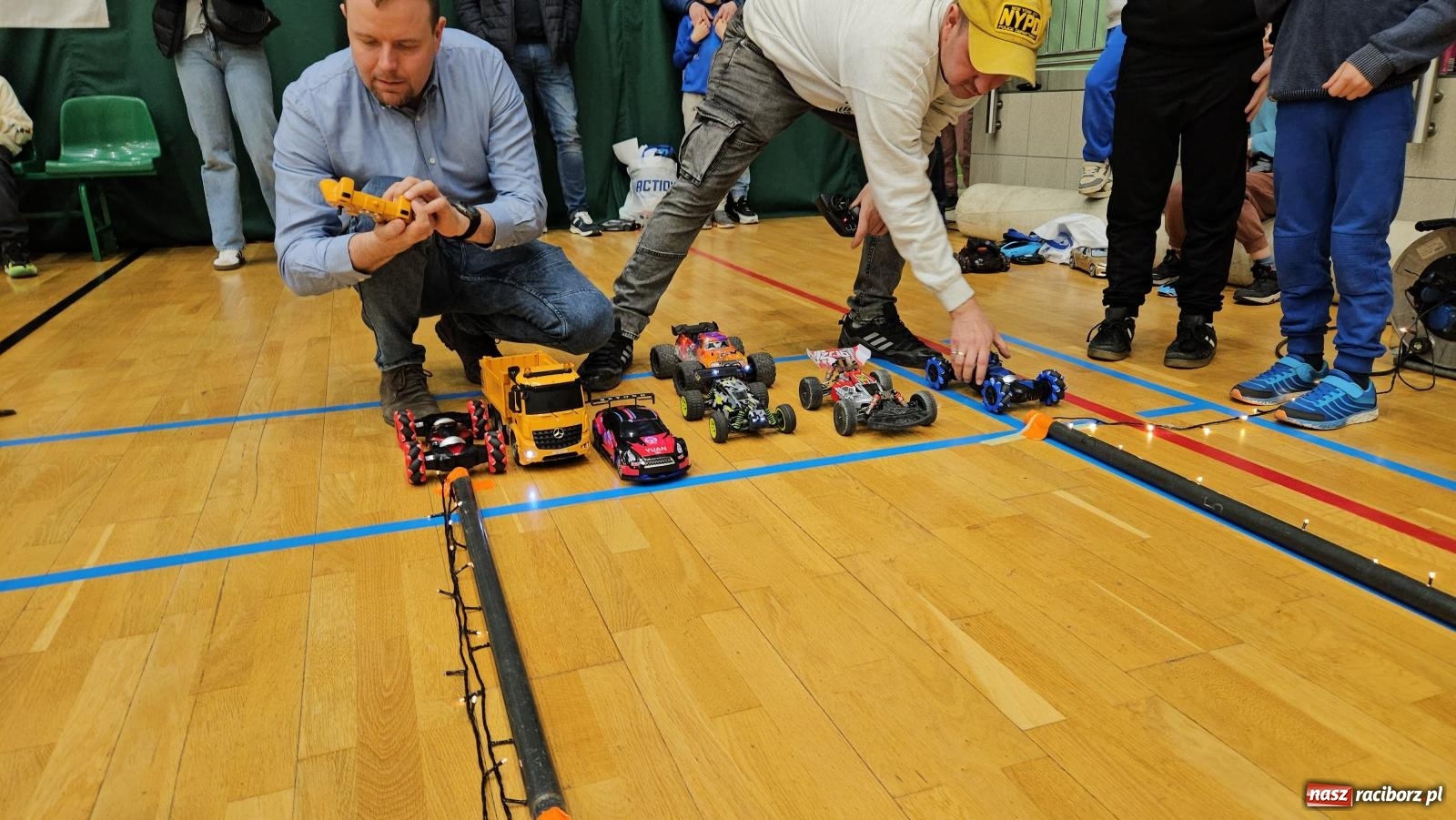 Zdjęcie w galerii na portalu naszraciborz.pl: Turniej aut zdalnie sterowanych zgromadził całe rodziny [FOTO i WIDEO] wiadomości z regionu