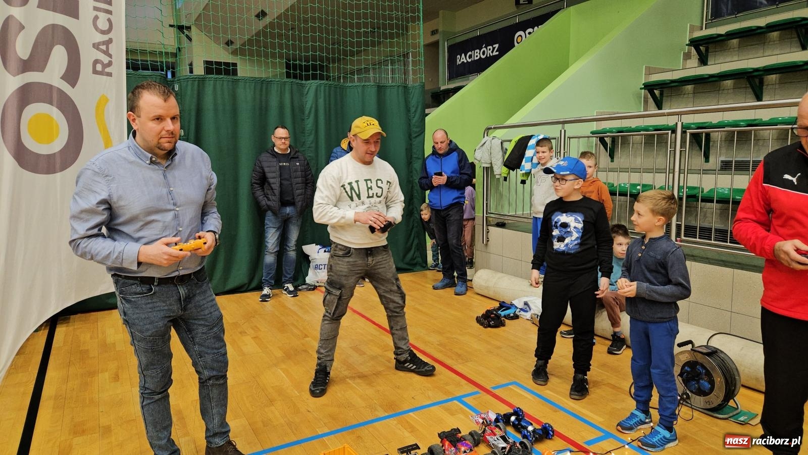 Zdjęcie w galerii na portalu naszraciborz.pl: Turniej aut zdalnie sterowanych zgromadził całe rodziny [FOTO i WIDEO] wiadomości z regionu