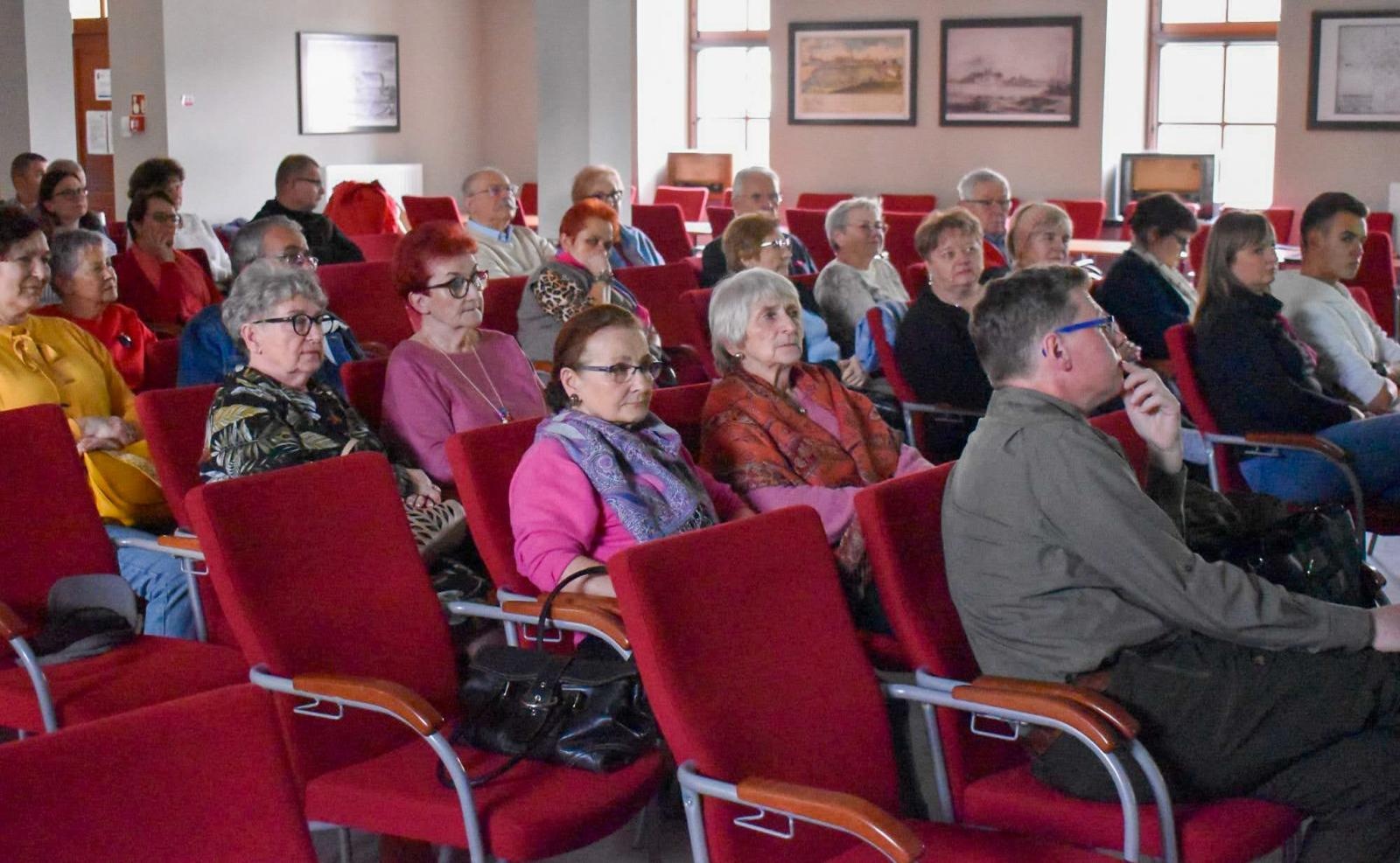 Zdjęcie w galerii na portalu naszraciborz.pl: Historia i przyroda na Zamku Piastowskim – edukacyjne wydarzenie w Raciborzu wiadomości z regionu