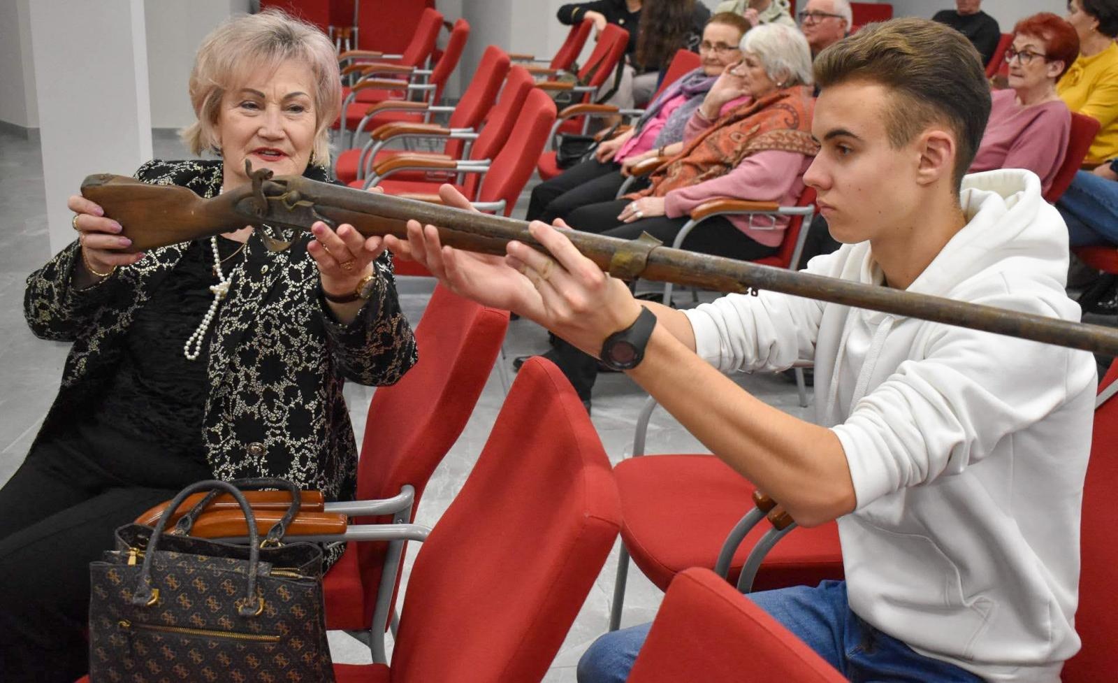Zdjęcie w galerii na portalu naszraciborz.pl: Historia i przyroda na Zamku Piastowskim – edukacyjne wydarzenie w Raciborzu wiadomości z regionu