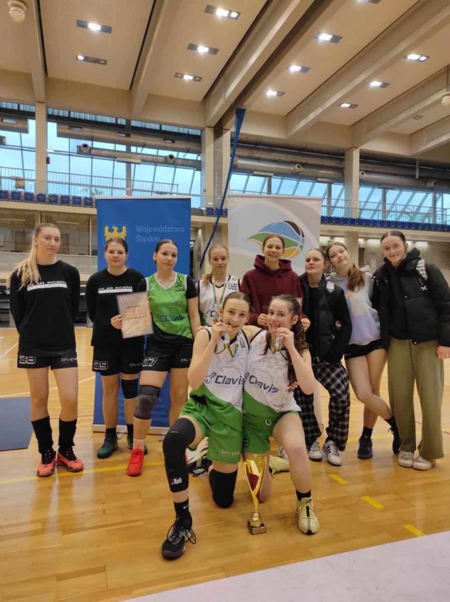 Zdjęcie w galerii na portalu naszraciborz.pl: Brąz dla RKK AZS Racibórz w turnieju 3x3 wiadomości z regionu