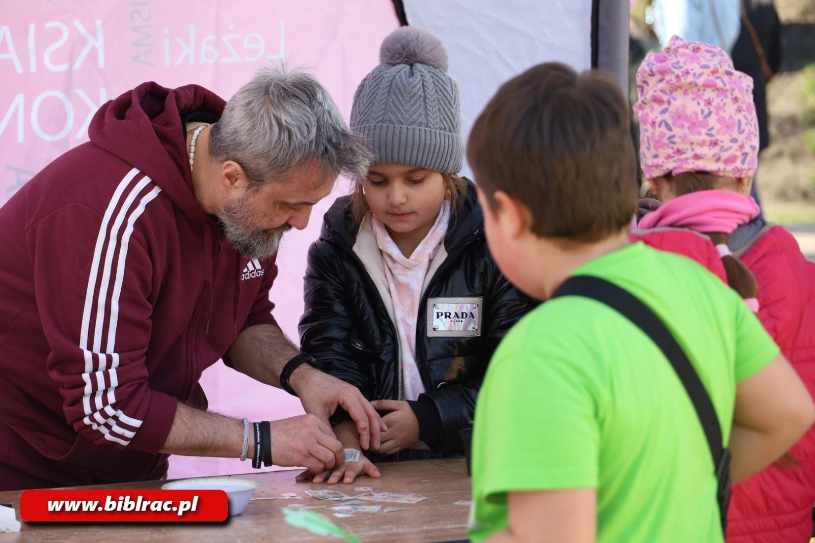 Zdjęcie w galerii na portalu naszraciborz.pl: Witaj wiosno! Biblioteka na Pikniku w Ogródku Jordanowskim wiadomości z regionu