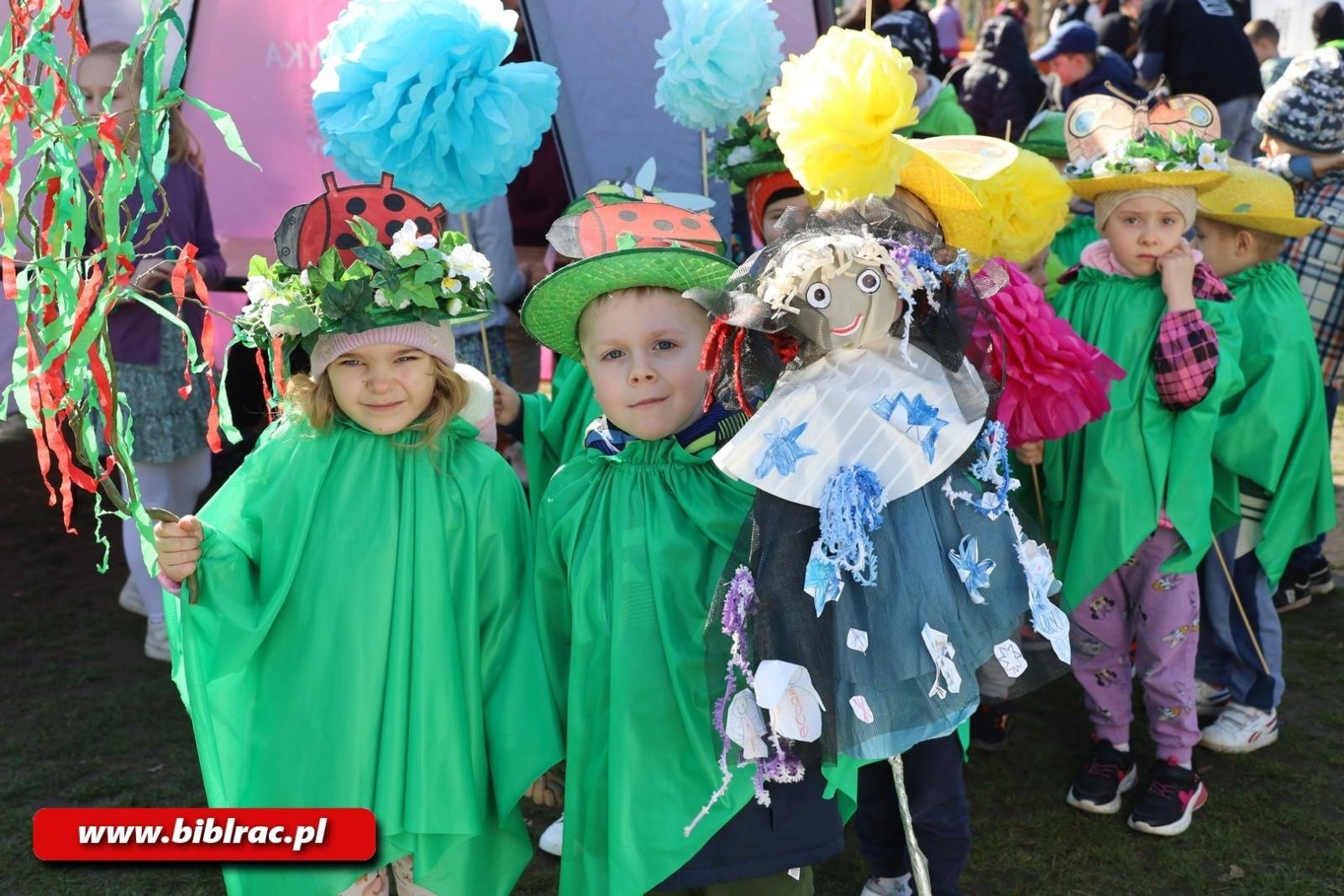 Zdjęcie w galerii na portalu naszraciborz.pl: Witaj wiosno! Biblioteka na Pikniku w Ogródku Jordanowskim wiadomości z regionu