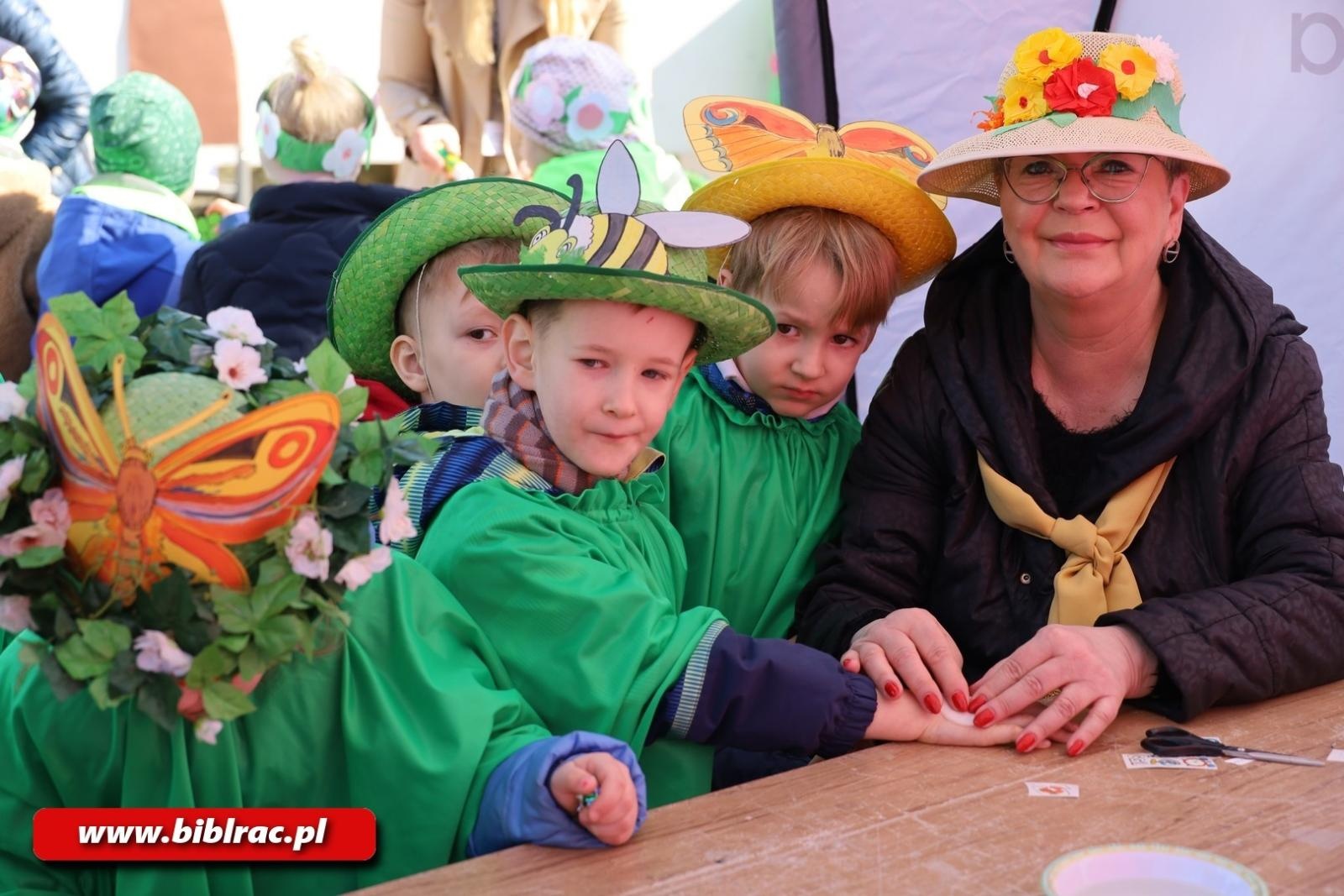 Zdjęcie w galerii na portalu naszraciborz.pl: Witaj wiosno! Biblioteka na Pikniku w Ogródku Jordanowskim wiadomości z regionu