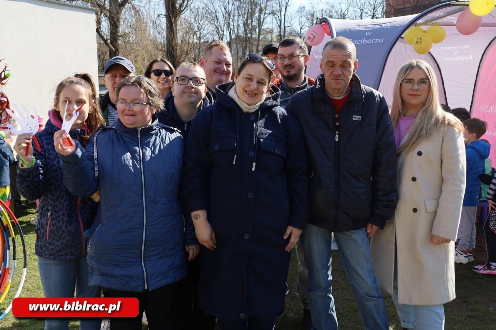 Zdjęcie w galerii na portalu naszraciborz.pl: Witaj wiosno! Biblioteka na Pikniku w Ogródku Jordanowskim wiadomości z regionu