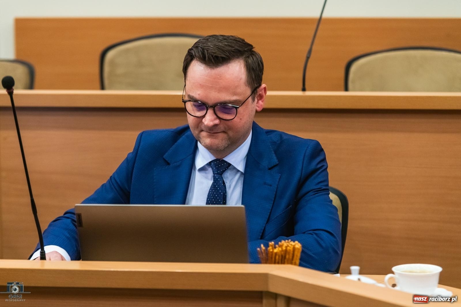 Zdjęcie w galerii na portalu naszraciborz.pl: Ekspresowe tempo obrad radnych. Po 40 minutach mieli już wolne wiadomości z regionu