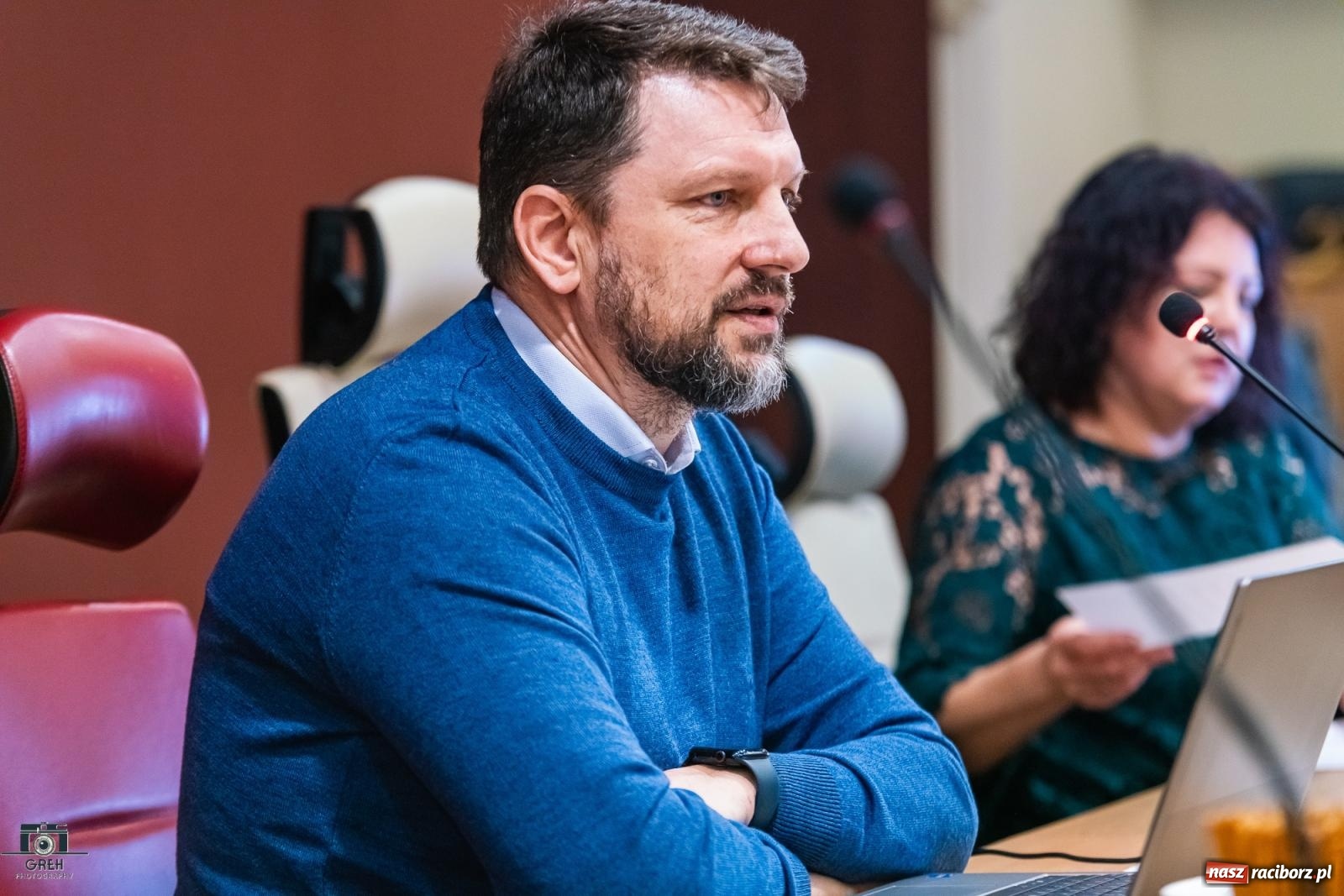 Zdjęcie w galerii na portalu naszraciborz.pl: Ekspresowe tempo obrad radnych. Po 40 minutach mieli już wolne wiadomości z regionu