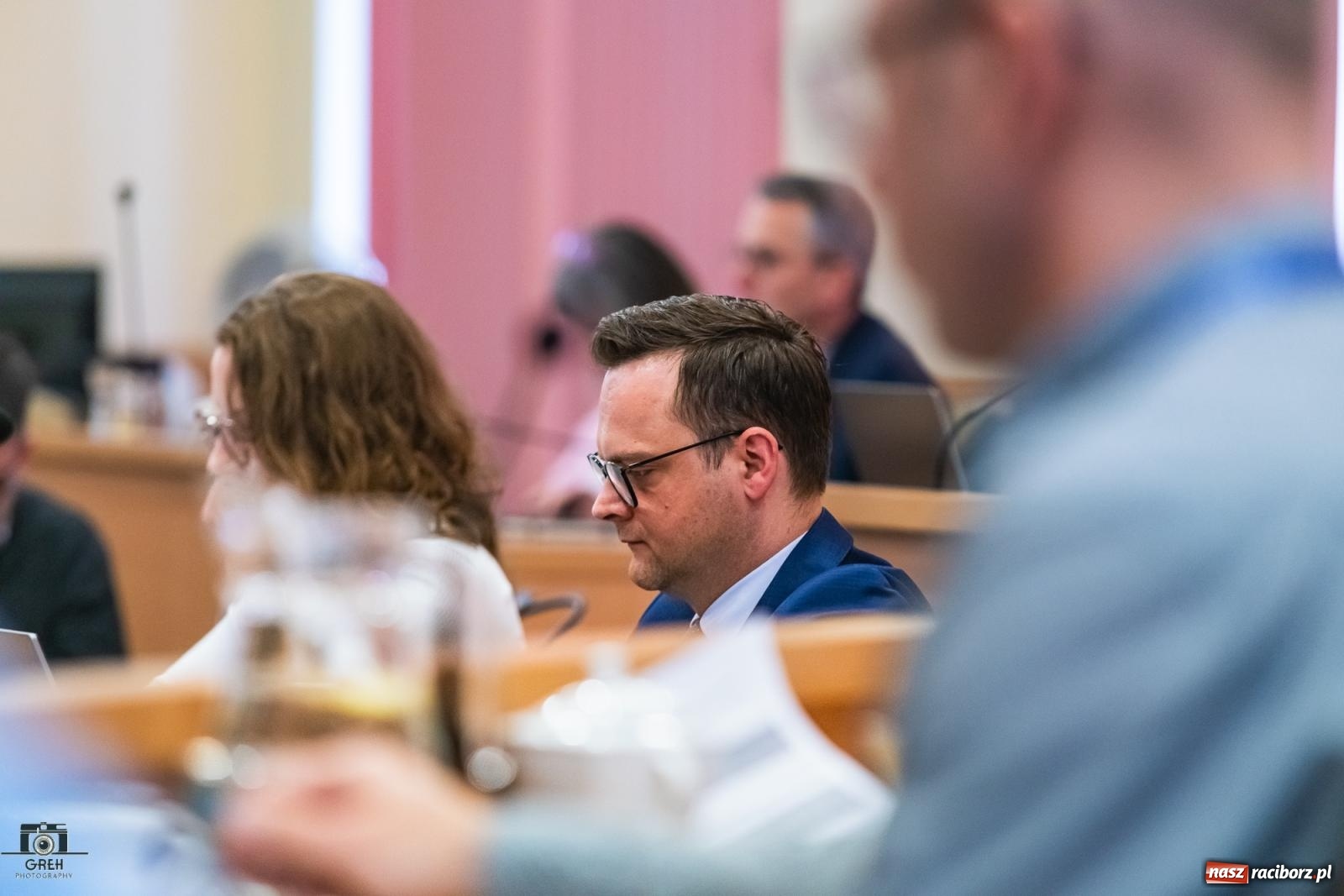 Zdjęcie w galerii na portalu naszraciborz.pl: Ekspresowe tempo obrad radnych. Po 40 minutach mieli już wolne wiadomości z regionu