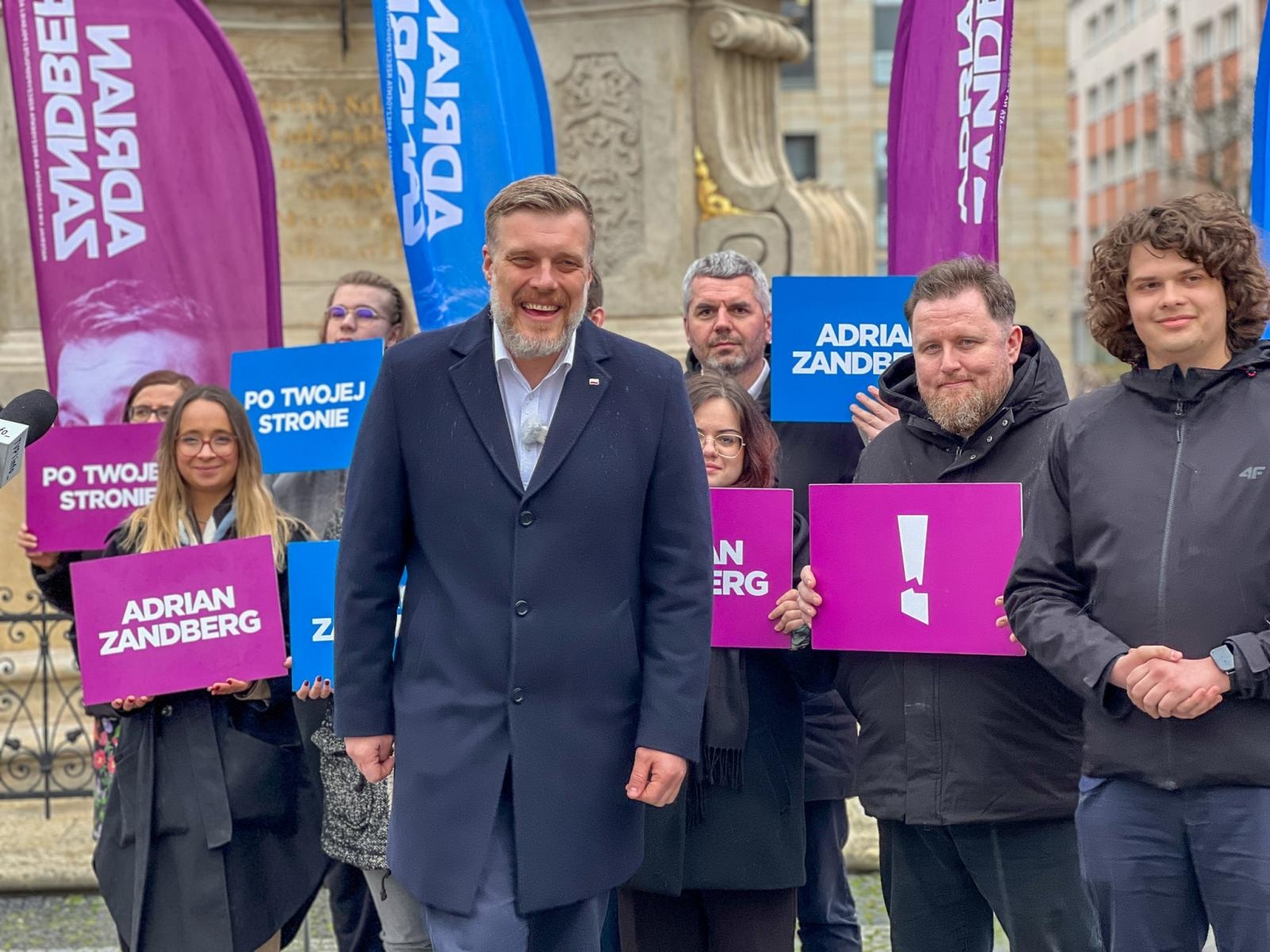 Zdjęcie w galerii na portalu naszraciborz.pl: Adrian Zandberg w Raciborzu. Mówił o Rafako i języku śląskim [FOTO i WIDEO] wiadomości z regionu