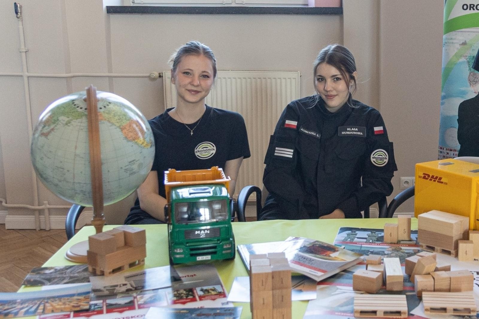 Zdjęcie w galerii na portalu naszraciborz.pl: Wagary z Ekonomikiem – kreatywne powitanie wiosny wiadomości z regionu