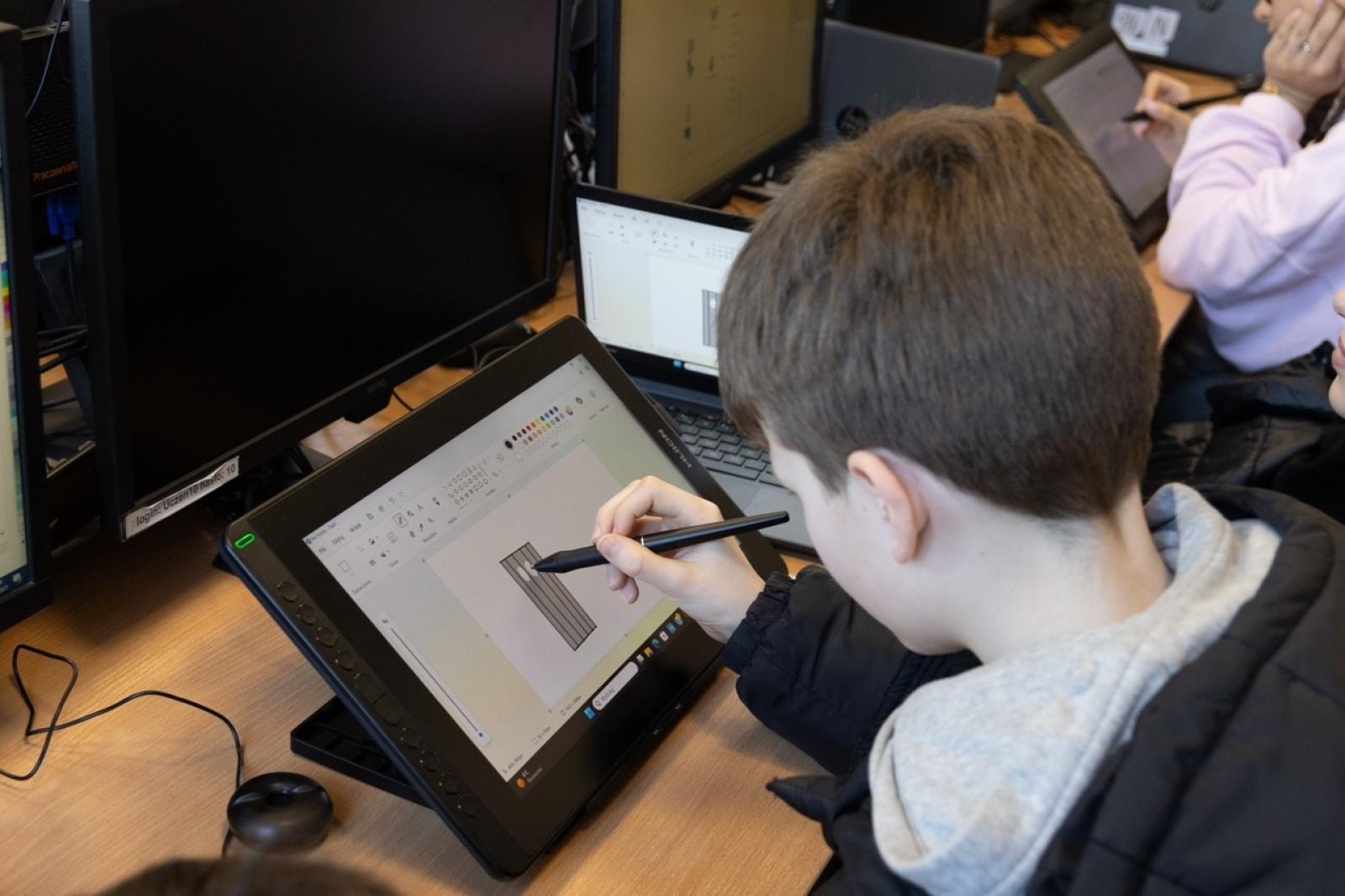 Zdjęcie w galerii na portalu naszraciborz.pl: Wagary z Ekonomikiem – kreatywne powitanie wiosny wiadomości z regionu