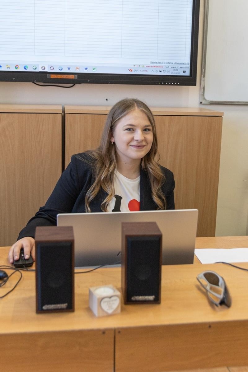 Zdjęcie w galerii na portalu naszraciborz.pl: Wagary z Ekonomikiem – kreatywne powitanie wiosny wiadomości z regionu