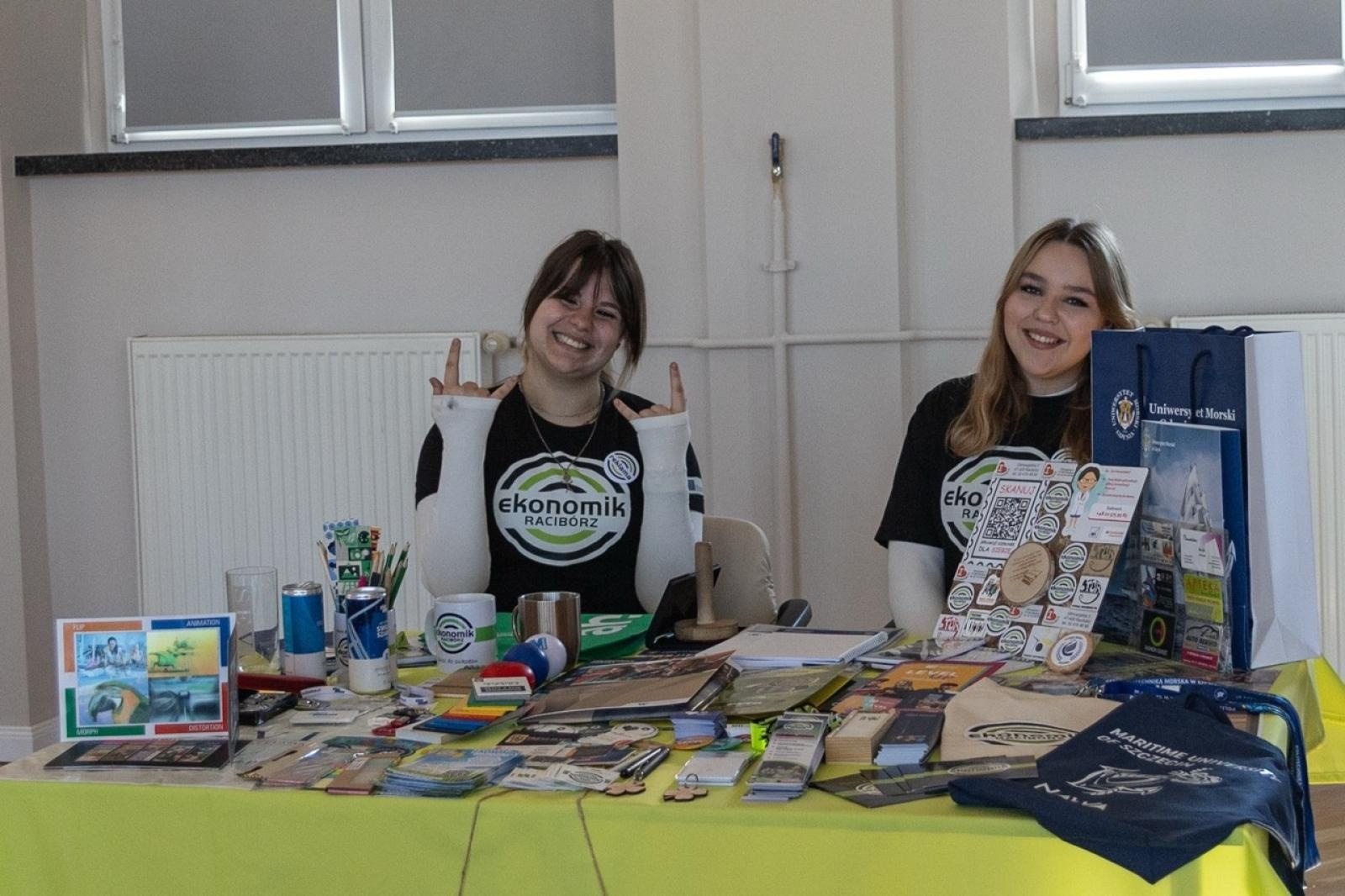 Zdjęcie w galerii na portalu naszraciborz.pl: Wagary z Ekonomikiem – kreatywne powitanie wiosny wiadomości z regionu