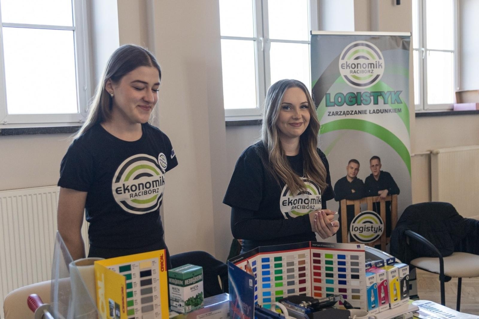 Zdjęcie w galerii na portalu naszraciborz.pl: Wagary z Ekonomikiem – kreatywne powitanie wiosny wiadomości z regionu