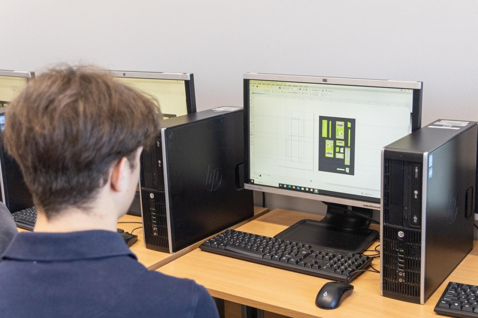 Zdjęcie w galerii na portalu naszraciborz.pl: Wagary z Ekonomikiem – kreatywne powitanie wiosny wiadomości z regionu