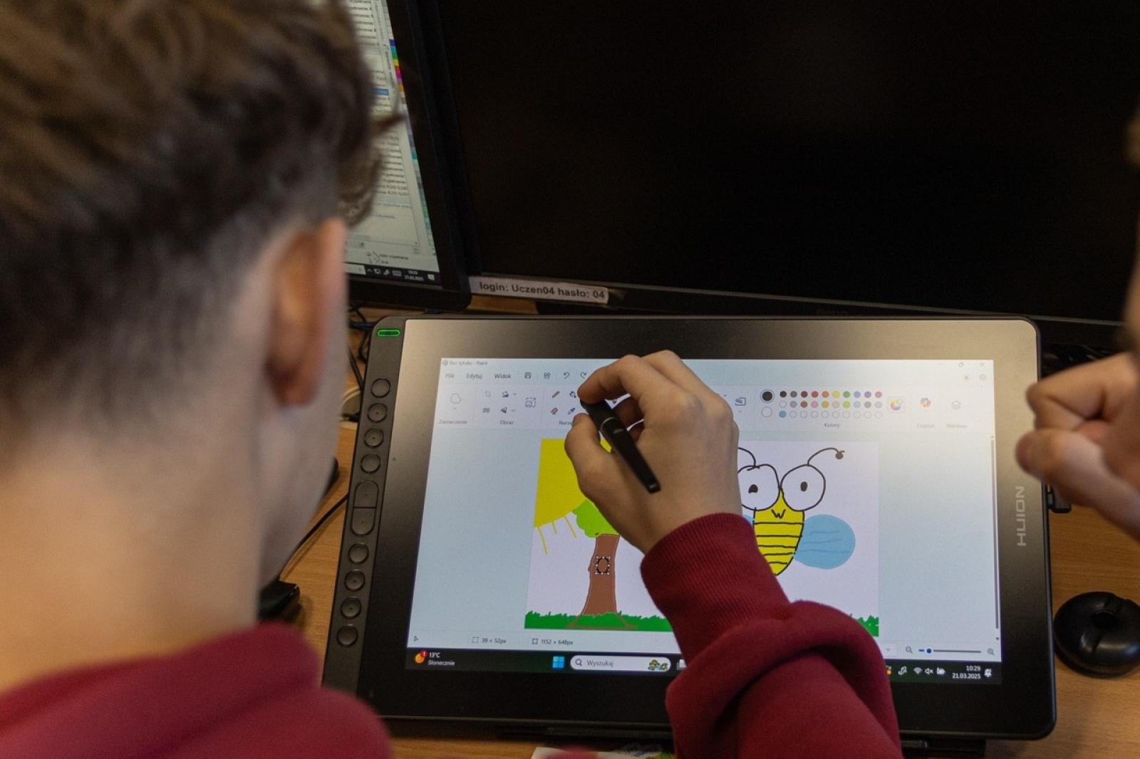 Zdjęcie w galerii na portalu naszraciborz.pl: Wagary z Ekonomikiem – kreatywne powitanie wiosny wiadomości z regionu