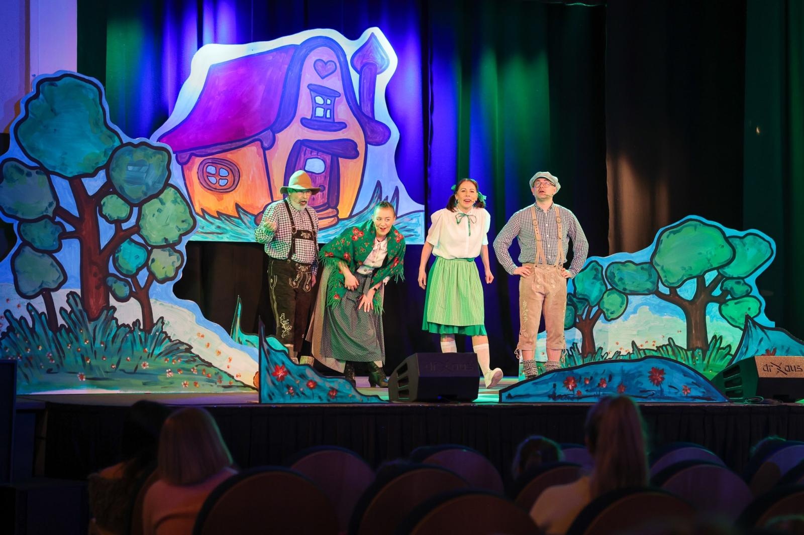 Zdjęcie w galerii na portalu naszraciborz.pl: Szkoły i przedszkola w bajkowej przygodzie Jasia i Małgosi wiadomości z regionu