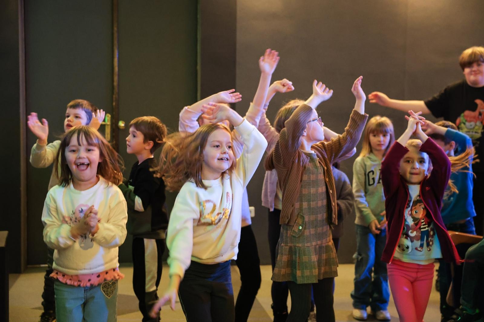 Zdjęcie w galerii na portalu naszraciborz.pl: Szkoły i przedszkola w bajkowej przygodzie Jasia i Małgosi wiadomości z regionu