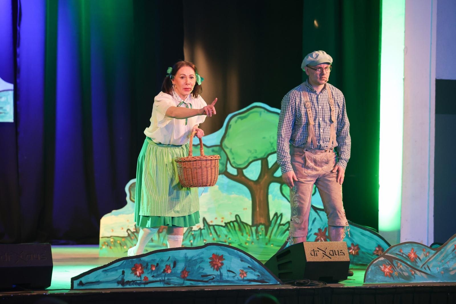 Zdjęcie w galerii na portalu naszraciborz.pl: Szkoły i przedszkola w bajkowej przygodzie Jasia i Małgosi wiadomości z regionu