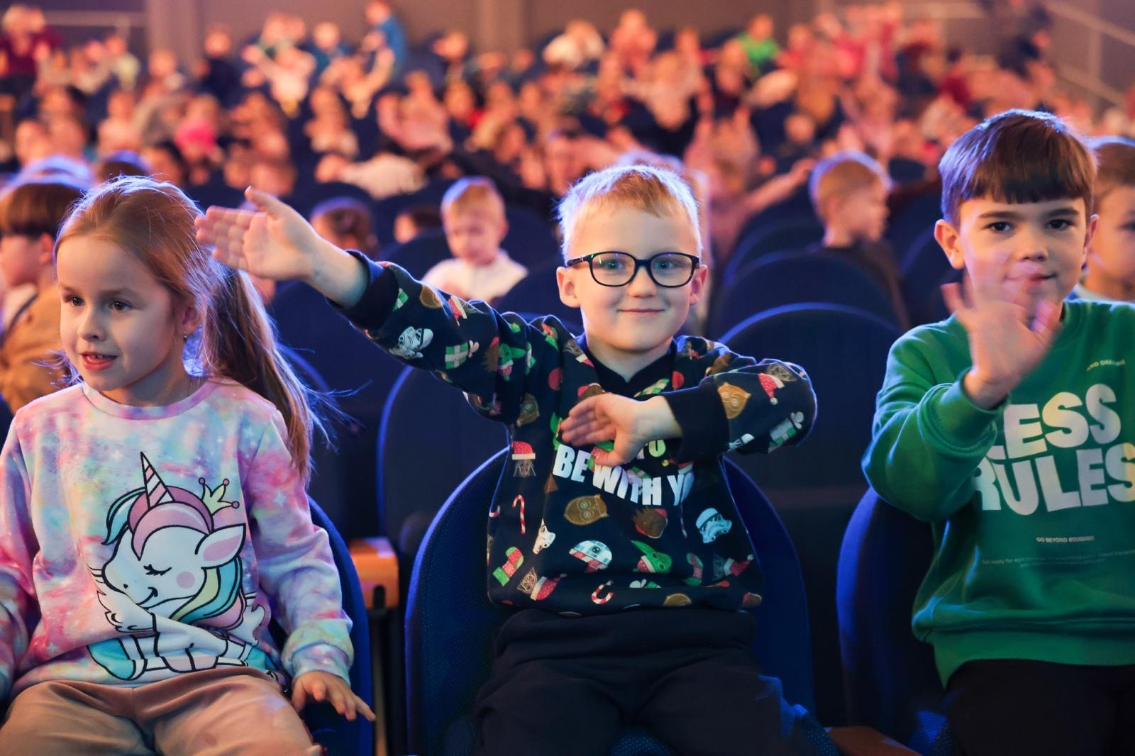 Zdjęcie w galerii na portalu naszraciborz.pl: Szkoły i przedszkola w bajkowej przygodzie Jasia i Małgosi wiadomości z regionu