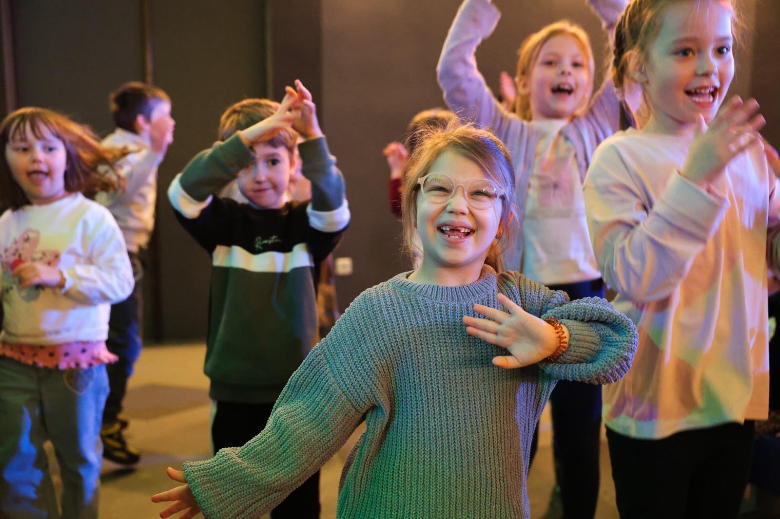 Zdjęcie w galerii na portalu naszraciborz.pl: Szkoły i przedszkola w bajkowej przygodzie Jasia i Małgosi wiadomości z regionu