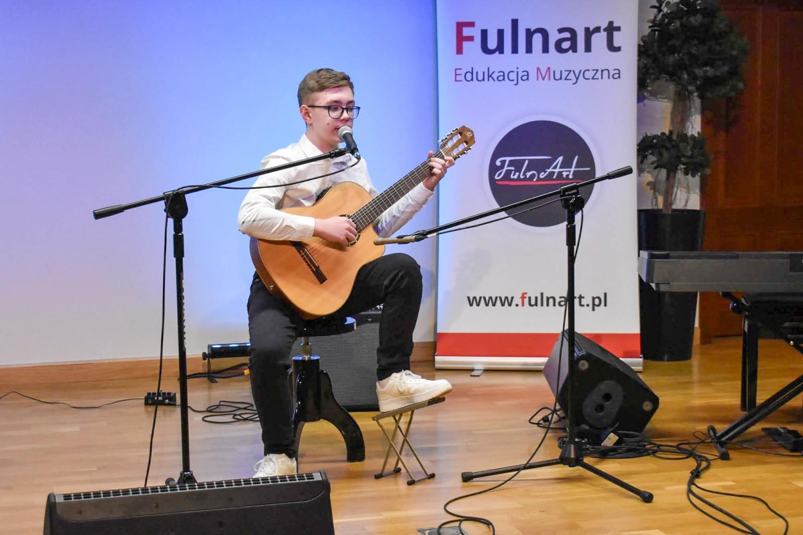 Zdjęcie w galerii na portalu naszraciborz.pl: Wiosenny koncert uczniów Fulnart na Zamku Piastowskim wiadomości z regionu