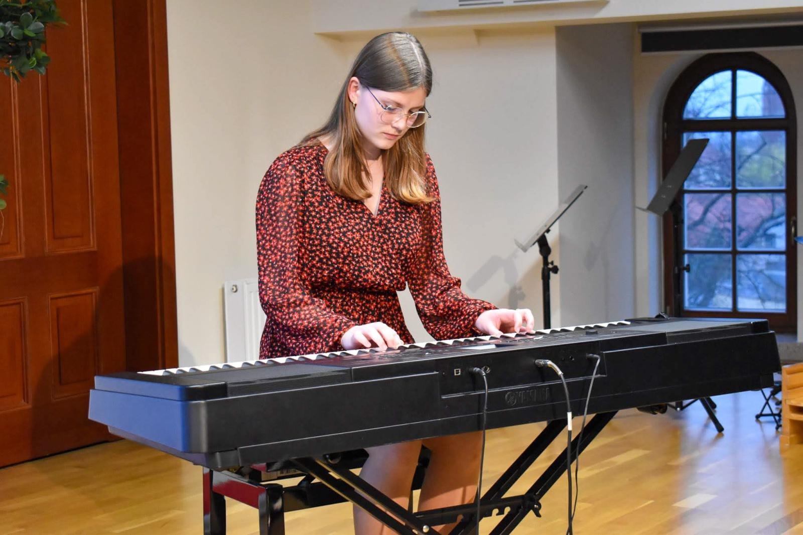 Zdjęcie w galerii na portalu naszraciborz.pl: Wiosenny koncert uczniów Fulnart na Zamku Piastowskim wiadomości z regionu