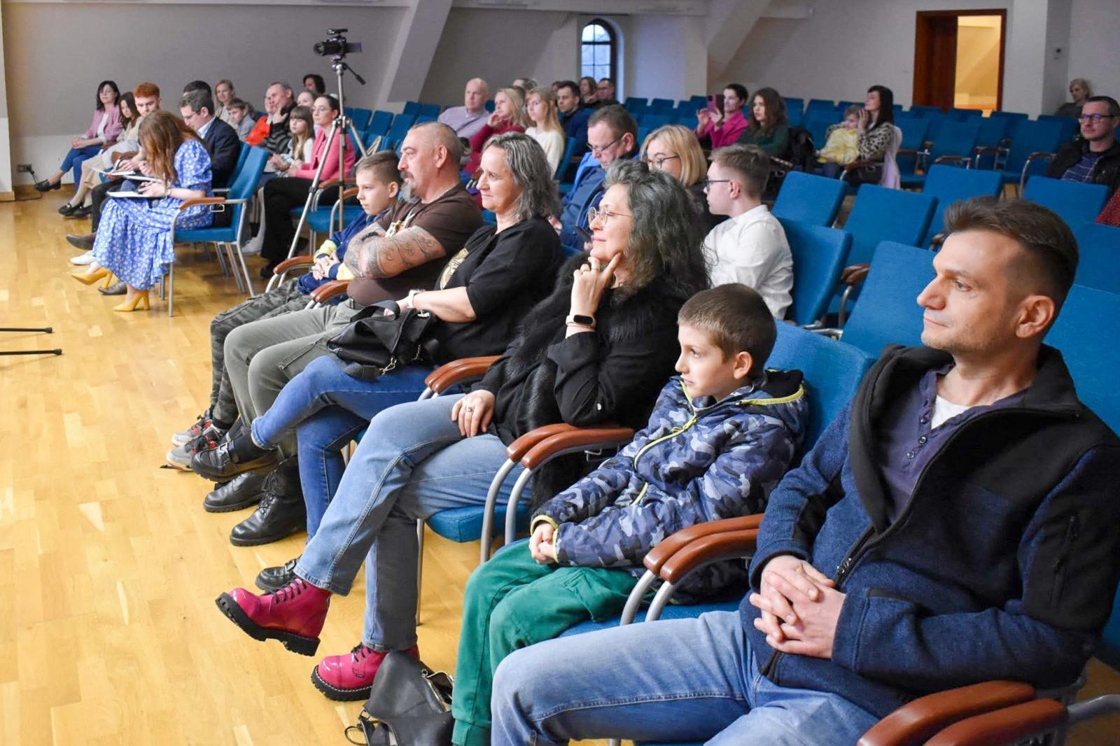 Zdjęcie w galerii na portalu naszraciborz.pl: Wiosenny koncert uczniów Fulnart na Zamku Piastowskim wiadomości z regionu