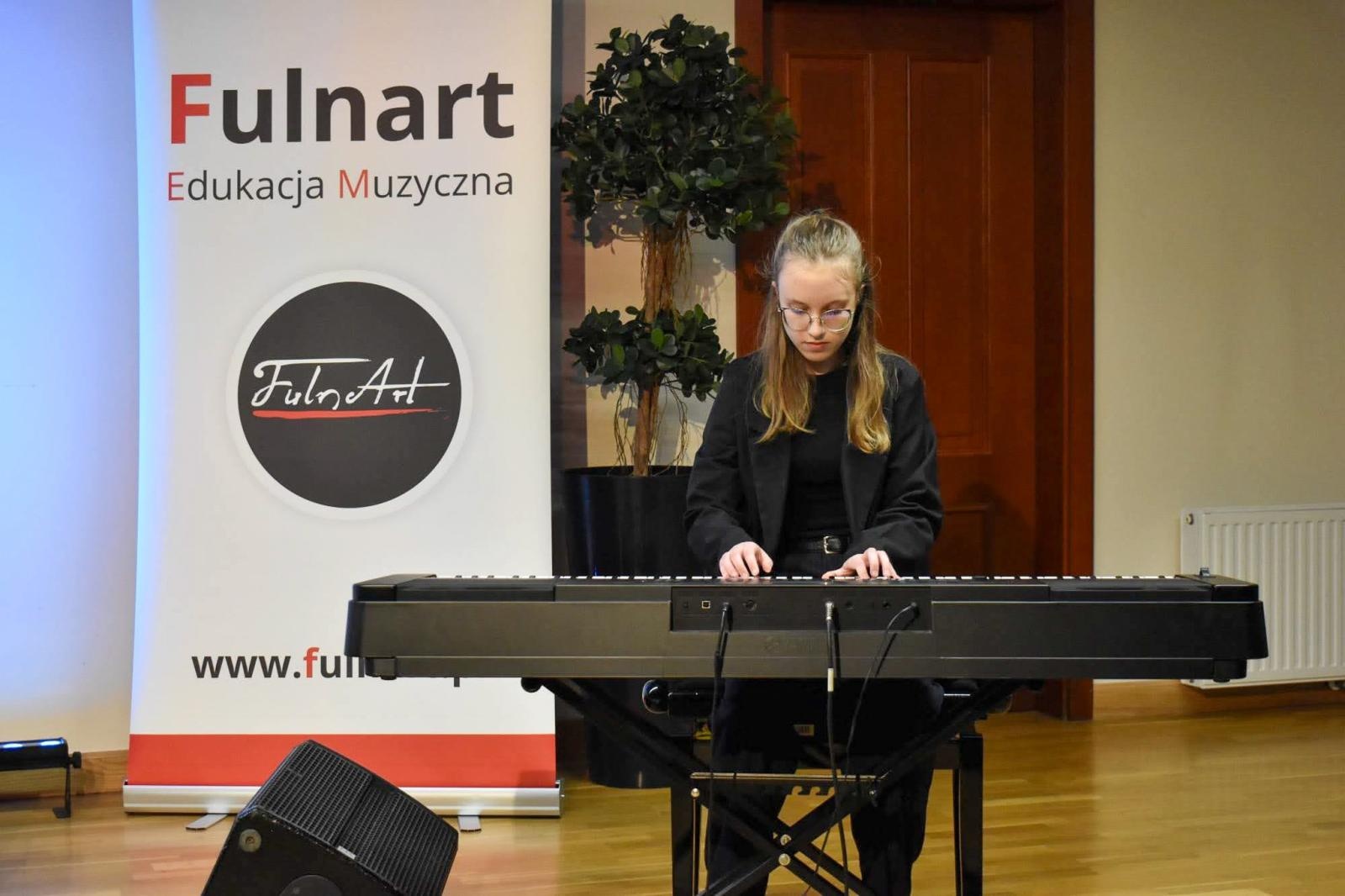 Zdjęcie w galerii na portalu naszraciborz.pl: Wiosenny koncert uczniów Fulnart na Zamku Piastowskim wiadomości z regionu