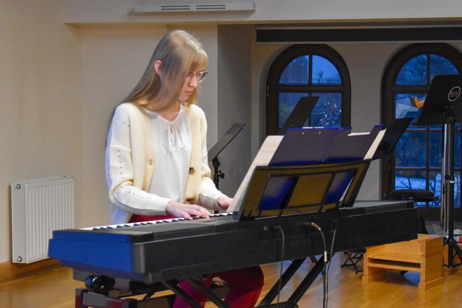 Zdjęcie w galerii na portalu naszraciborz.pl: Wiosenny koncert uczniów Fulnart na Zamku Piastowskim wiadomości z regionu