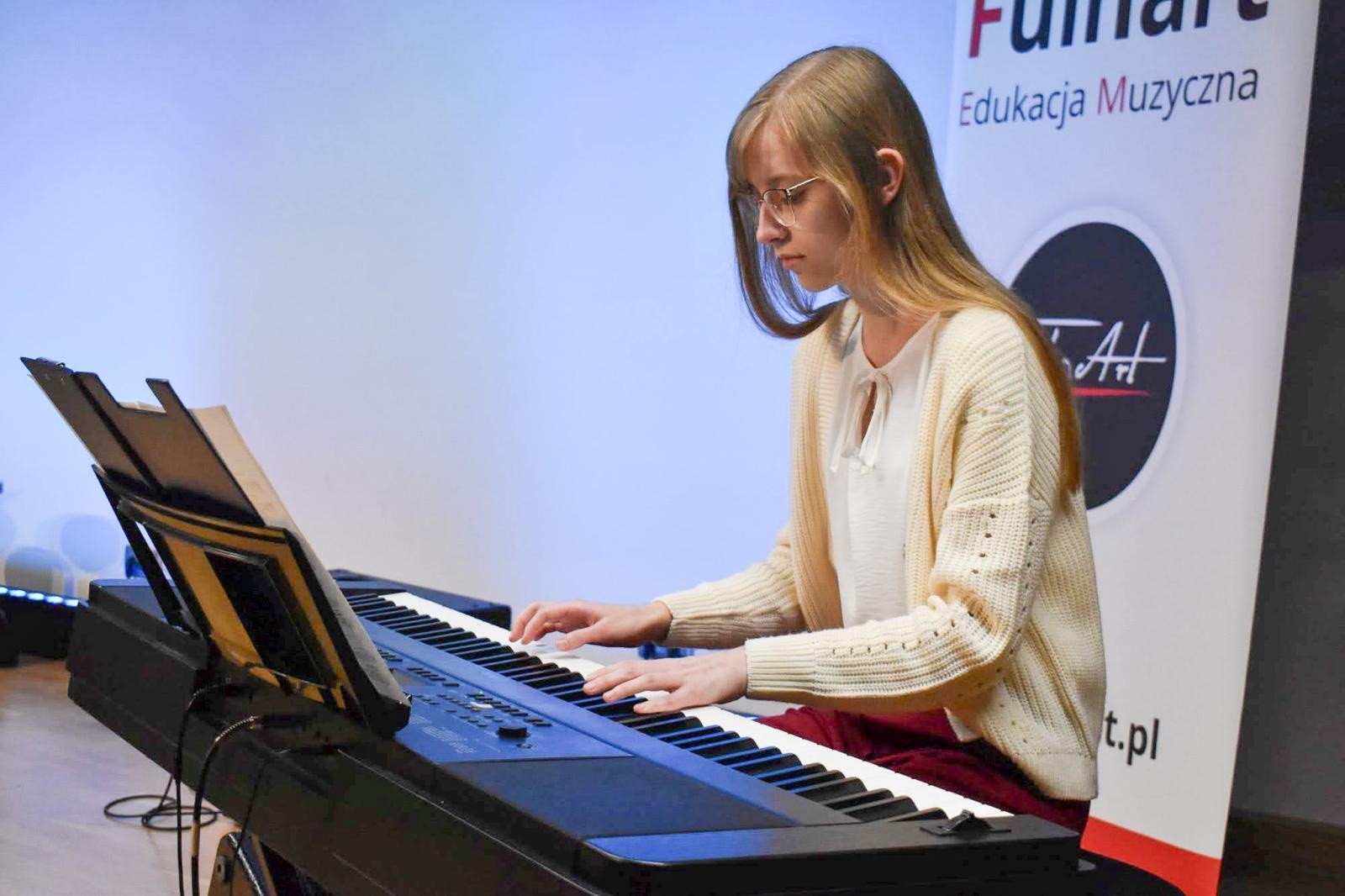 Zdjęcie w galerii na portalu naszraciborz.pl: Wiosenny koncert uczniów Fulnart na Zamku Piastowskim wiadomości z regionu