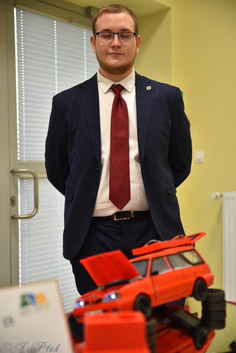 Zdjęcie w galerii na portalu naszraciborz.pl: Konkurs prac uczniowskich w Mechaniku – innowacyjne pomysły młodych techników wiadomości z regionu