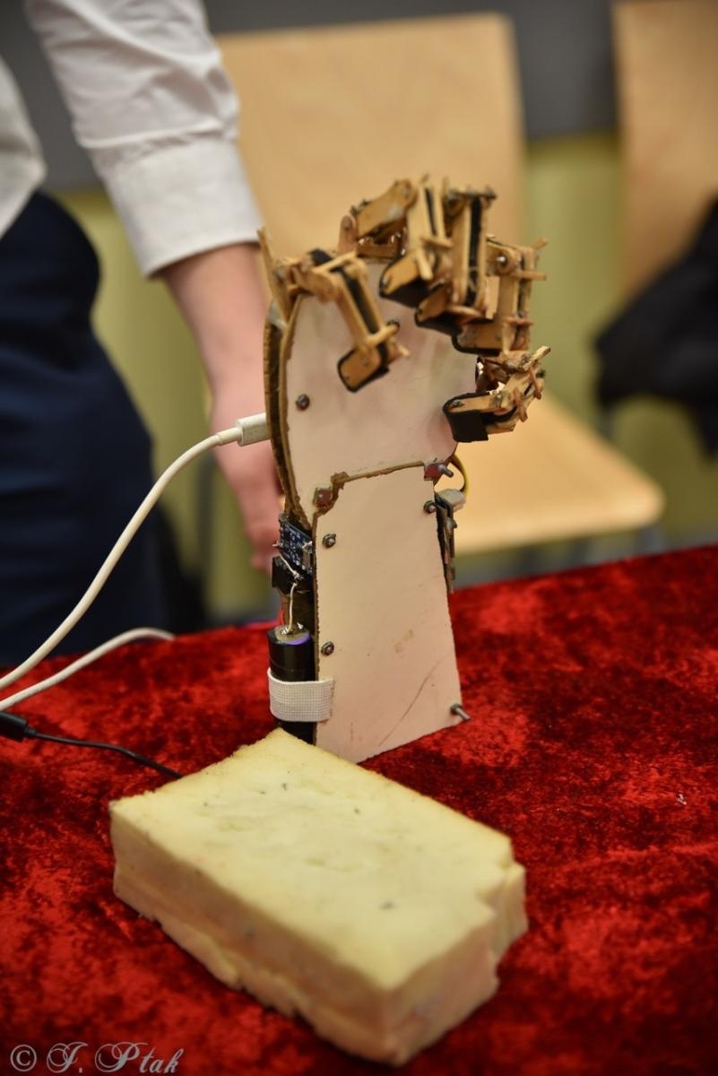 Zdjęcie w galerii na portalu naszraciborz.pl: Konkurs prac uczniowskich w Mechaniku – innowacyjne pomysły młodych techników wiadomości z regionu