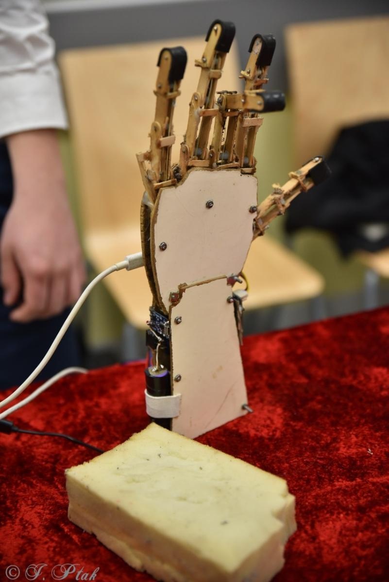 Zdjęcie w galerii na portalu naszraciborz.pl: Konkurs prac uczniowskich w Mechaniku – innowacyjne pomysły młodych techników wiadomości z regionu