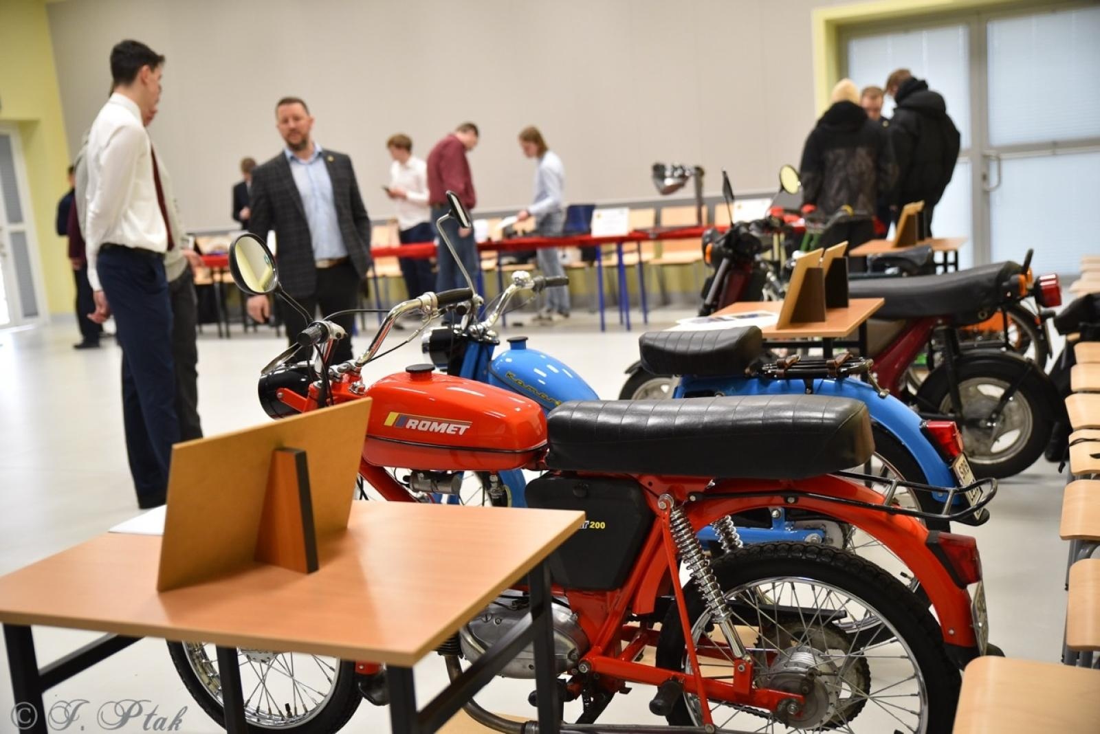 Zdjęcie w galerii na portalu naszraciborz.pl: Konkurs prac uczniowskich w Mechaniku – innowacyjne pomysły młodych techników wiadomości z regionu