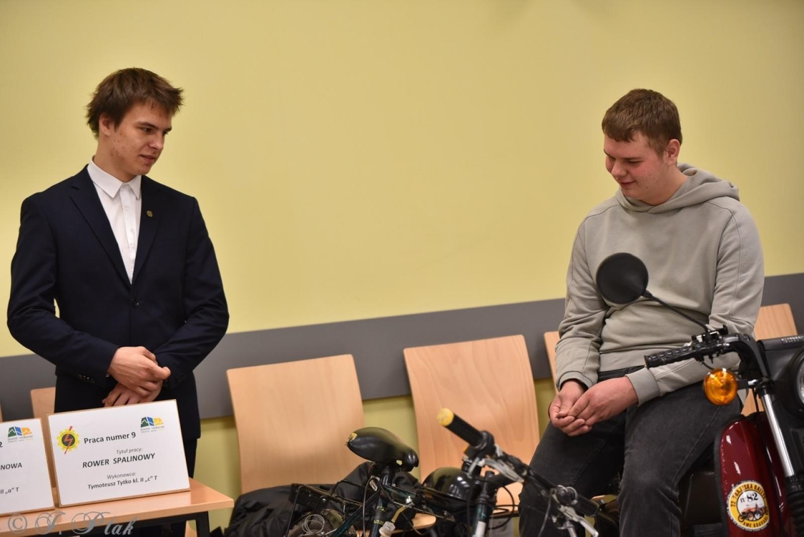 Zdjęcie w galerii na portalu naszraciborz.pl: Konkurs prac uczniowskich w Mechaniku – innowacyjne pomysły młodych techników wiadomości z regionu