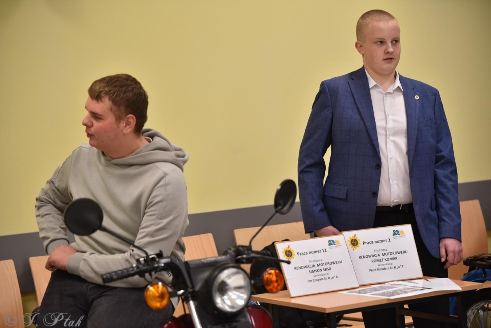 Zdjęcie w galerii na portalu naszraciborz.pl: Konkurs prac uczniowskich w Mechaniku – innowacyjne pomysły młodych techników wiadomości z regionu