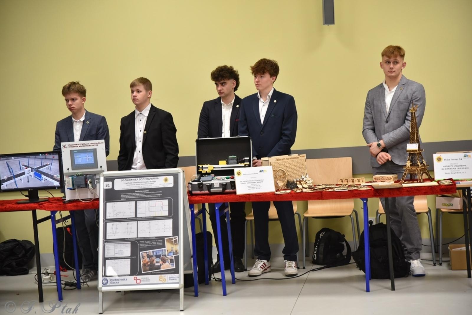 Zdjęcie w galerii na portalu naszraciborz.pl: Konkurs prac uczniowskich w Mechaniku – innowacyjne pomysły młodych techników wiadomości z regionu