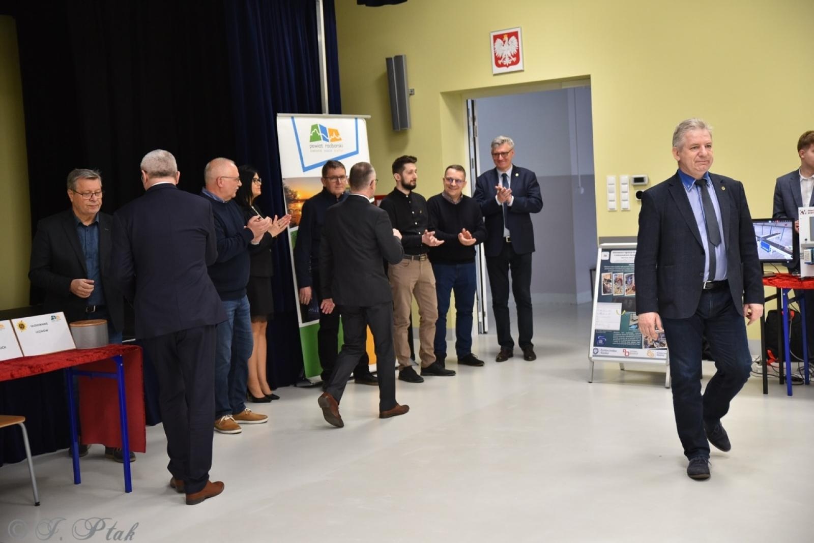 Zdjęcie w galerii na portalu naszraciborz.pl: Konkurs prac uczniowskich w Mechaniku – innowacyjne pomysły młodych techników wiadomości z regionu